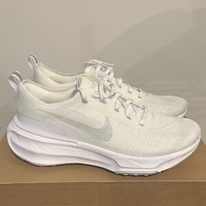 Nike ZoomX Invincible Run FK 3 in White and Gray